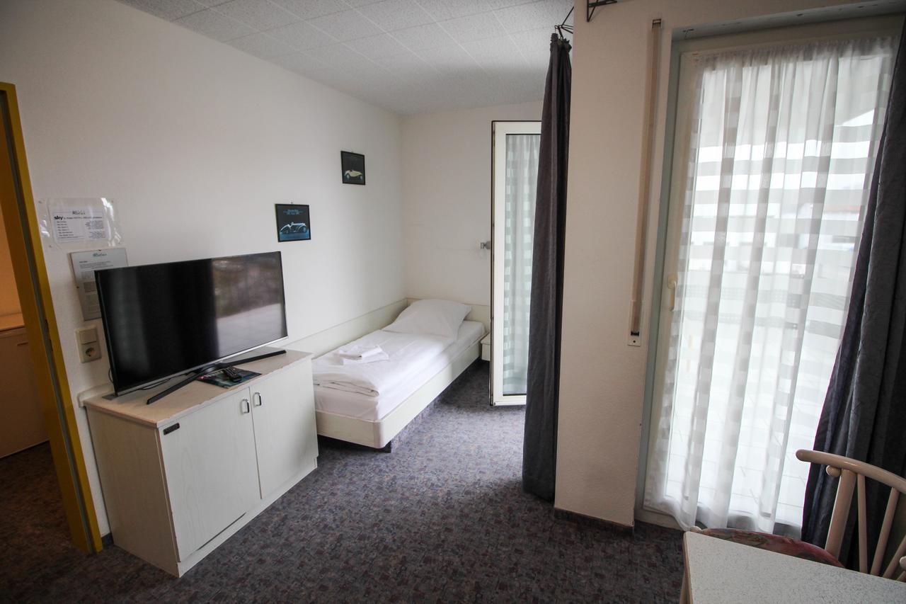 Hotel Relax Singen Kültér fotó