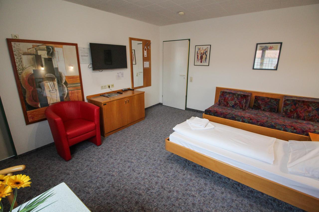 Hotel Relax Singen Kültér fotó