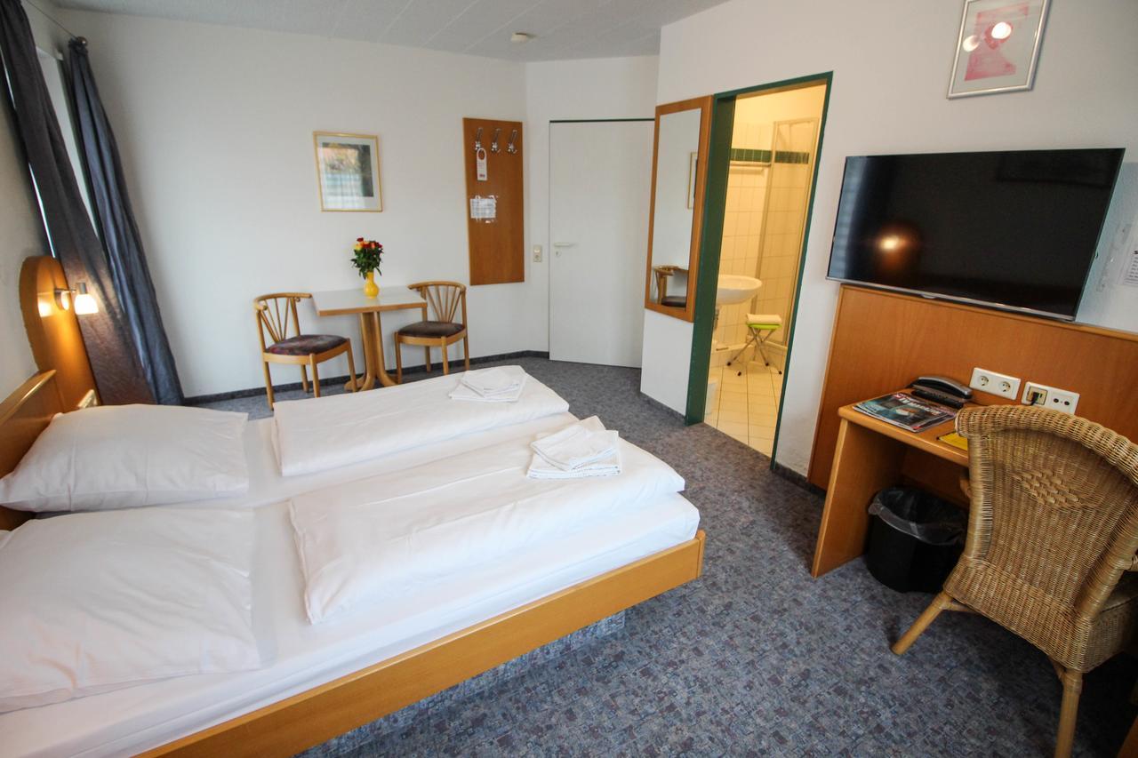 Hotel Relax Singen Kültér fotó